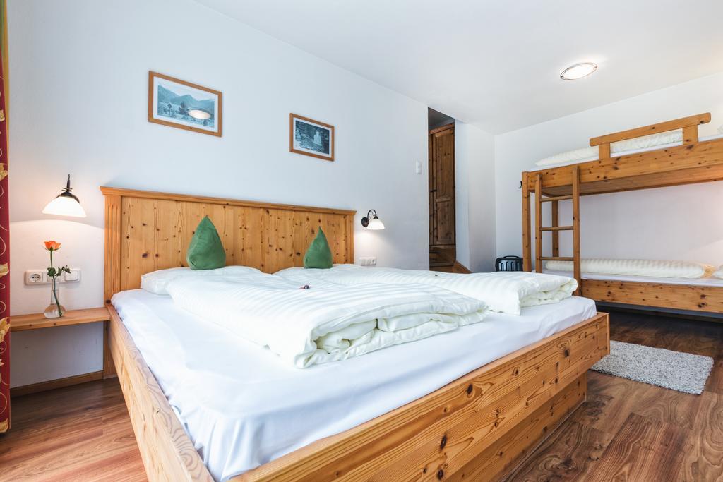 Apparthotel Alpenchalet Нойкірхен-ам-Гросфенедігер Екстер'єр фото