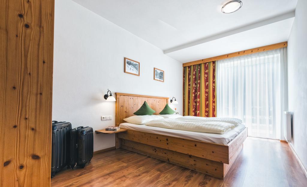 Apparthotel Alpenchalet Нойкірхен-ам-Гросфенедігер Екстер'єр фото